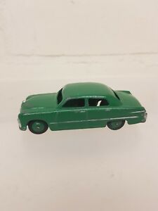 【送料無料】模型車 モデルカー ディンキーフォードセダンdinky ford sedan