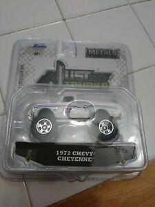 【送料無料】模型車 モデルカー シェビーシャイアン1972 chevy cheyenne 164