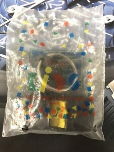 【送料無料】模型車 モデルカー ヴィンテージホットホイールコルベットキーチェーントイズエイボンレアvintage hot wheels corvette keychain toys avon exclusive 1993 rare