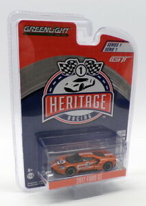 【送料無料】模型車 モデルカー グリーンライトスケールモデルレーシングカーフォードブラウンgreenlight 164 scale model racing car 13200f 2017 ford gt brown 3｜hokushin
