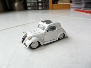 【送料無料】模型車 モデルカー シムカホワイトブルムミニチュアsimca 5 1936 r176 white 143 brumm miniature