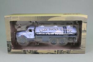 【送料無料】模型車 モデルカー イソトラックトラックボルボミルクモンブラン｜hokushin