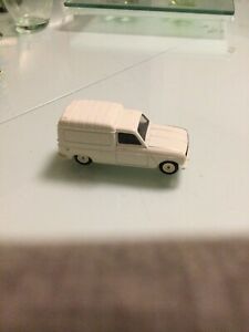 【送料無料】模型車 モデルカー ルノーフルゴネットホワイトバージョンsolido renault 4l fourgonettewhitefor advertising version g3c｜hokushin 12,787円