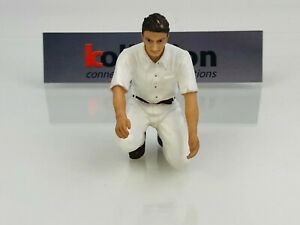 【送料無料】模型車 モデルカー フィギュアエンジニアレーシンググラウンドfigurine engineer icer racing knee ground iii 118