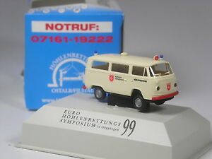 【送料無料】模型車 モデルカー レアブレキナスペシャルモデルバスマルタヘレンレトゥンコンフrare brekina special model vw t2 bus maltese hohlenrettung 1999 in conf