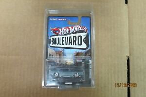 【送料無料】模型車 モデルカー ホットホイールプリマスhot wheels 2011 w45950910 boulevard legends plymouth aar cuda sealed
