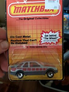 【送料無料】模型車 モデルカー マッチボックスフォードシエラミント1983 matchbox mb15 ford sierra xr4i 164 mint