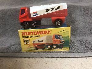 【送料無料】模型車 モデルカー マッチボックスレスニーフリーウェイガスタンカートラックバーマオイルオリジナルボックス