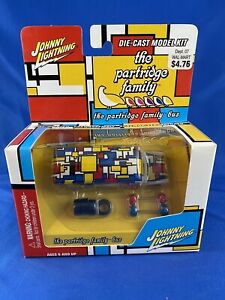【送料無料】模型車 モデルカー ジョニーライトニングパートリッジファミリーバスjohnny lightning partridge family bus
