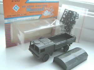 【送料無料】模型車 モデルカー マントラックトンドイツロコミニタンク