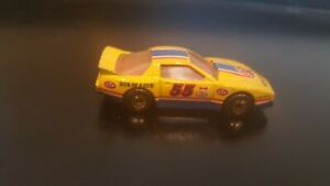 【送料無料】模型車 モデルカー マッチボックスポンティアックレーサーオリジナルマカオmatchbox 164 pontiac firebird racer original made in macau1985