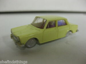 【送料無料】模型車 モデルカー ヴィンテージセダンシムカミニックストリアンイエロープラスチックイングランドvintage sedan simca 1300 minix 9 triang yellow plastic toy car england