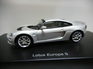 【送料無料】模型車 モデルカー ロータスエウロパオートアートlotus europa s silver autoart 143