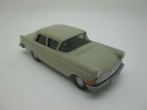 【送料無料】模型車 モデルカー ワイキングペルキャプテンヘルゲルブグラウサワーシュブwiking or pel captain p2, hellgelbgrau, sour hb nr3461b schub 126