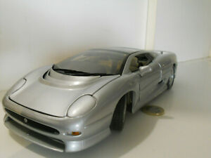 【送料無料】模型車 モデルカー マイストジャガースケールmaisto jaguar xd 220 scale 118 241011