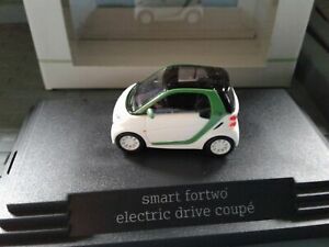 【送料無料】模型車 モデルカー スマートクーペドライブヌオーヴォブッシュsmart c 451 fortwo coupe electric drive 187 nuovo conf orig busch