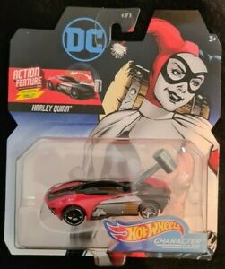 【送料無料】模型車 モデルカー ホットホイールミニカーキャターカーアクションフィーチャーハーレークインhotwheels 164 diecast character car dc action feature harley quinn 45