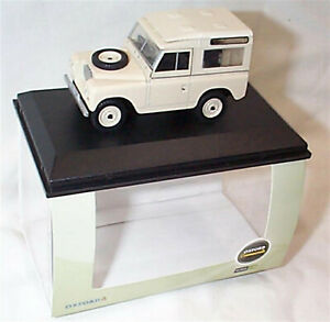 【送料無料】模型車 モデルカー ランドローバーシリーズセントワゴンスケールケースland rover swb series 111 stwagon limestone 143 scale in case 43lr3s001