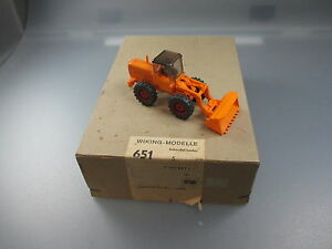 【送料無料】模型車 モデルカー ウィキングヘンドラーカートロンシャウエッラダーディガーwiking handlerkarton nr651 with 1 schauffelladerdigger gk111