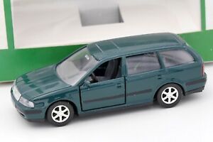 【送料無料】模型車 モデルカー カデンスコダオクタヴィアエステートコンビkaden 143 skoda octavia estate combi with her box