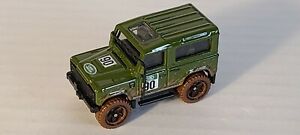 【送料無料】模型車 モデルカー ホットホイールランドローバーディフェンダーロードグリーンプレリリースhot wheels land rover defender 90 * unspun * road 4x4 army green prerelease