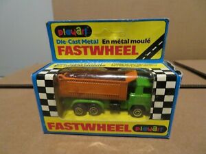 【送料無料】模型車 モデルカー ファストホイールホイールティッパートラックグリーンオレンジビンテージ