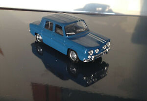 【送料無料】模型車 モデルカー ルノーsolido renault 8 sc 143