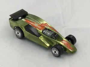 【送料無料】模型車 モデルカー ホットホイールジェットスイープイエローウルトラホット1985 hot wheels jet sweep x5 yellow ultra hots hong kong