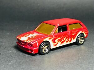 【送料無料】模型車 モデルカー ホットホイールフォルクスワーゲンブラジリアチェリーhot wheels volkswagen brasilia cherry and flame