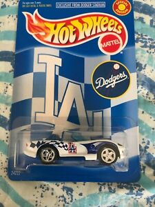 【送料無料】模型車 モデルカー ホットホイールドッジバイパーラドジャースhot wheels ~ dodge viper ~ baseball ~ la dodgers ~ 164