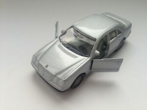 【送料無料】模型車 モデルカー シルベルグラウメットシクメルセデスベンツレアsiku 1048 mercedesbenz e 230 in silbergraumet very rare