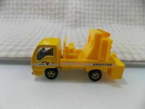 【送料無料】模型車 モデルカー トミカイスズエルフネクスコストラーダマヌテンツィオーネカミオンブオノtomica isuzu elf nexco strada manutenzione camion buono enough