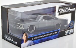【送料無料】模型車 モデルカー ドムプリマスロードランナーフィルムメタリックグレージャダdoms plymouth road runner fast and amp; furious film llic grey 124 jada