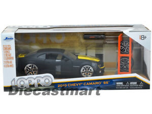 【送料無料】模型車 モデルカー ジェイダロプロシェビーカマロヌフモデールムーレコレクションキットマットノワールjada lopro 124 2010 chevy camaro ss neuf modele moule collection kit mat noir