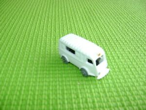 【送料無料】模型車 モデルカー マイクロミニチュアルノーcij micro miniature renault 1000kg ambulance｜hokushin