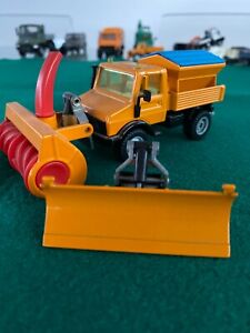 【送料無料】模型車 モデルカー ユニモックunimog 143 winter edition no box good condition little dust