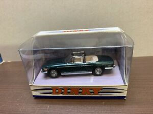 【送料無料】模型車 モデルカー マッチボックスディンキートライアンフスタッグmatchbox dinky dy 28b triumph stag 1969｜hokushin