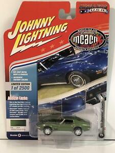 【送料無料】模型車 モデルカー シボレーコルベットエルクハートバートポリジョニーライトニング1972 chevrolet corvette elkhart vert poly 164 johnny lightning jlmc016b