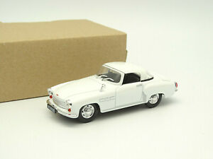 【送料無料】模型車 モデルカー イストワートブルクビアンコist sb 143 wartburg 313 bianco