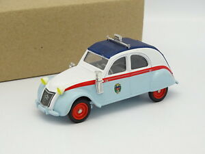 【送料無料】模型車 モデルカー ヴィテッセシトロエンタクシーvitesse sb 143 citroen 2cv taxi｜hokushin