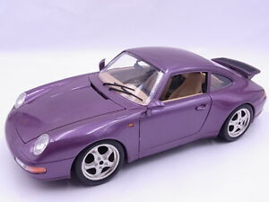 【送料無料】模型車 モデルカー ブブラゴポルシェカレラインライラックモデルカー70934 bburago porsche carrera 911 1993 in lilac approximately 24 cm model car 118