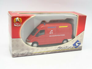 【送料無料】模型車 モデルカー ソリドフォイアーヴェールプジョーボクサーベメックスsolido feuerwehr 150 peugeot boxer bemaex