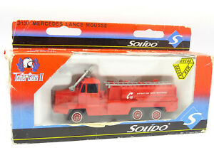 【送料無料】模型車 モデルカー ソリドフォイアーヴェールベルリエットヴェルファーシャウムsolido feuerwehr 150 berliet werfer schaum