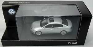 【送料無料】模型車 モデルカー パサートシルバーシルバーフォルクスワーゲンディーラーエディション143 vw passat 2010 b7 reflex silver silvervolkswagen dealer editionoem