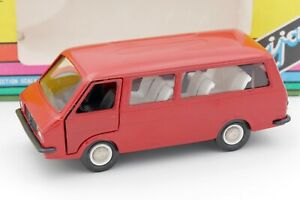 【送料無料】模型車 モデルカー ミニバスボックスノボエクスポートタンタル143 ussr raf раф 2203 minibus with her box ussr cccp novoexport tantal