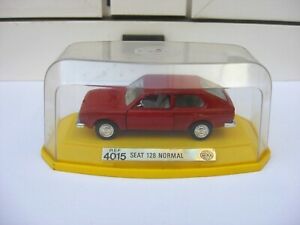 【送料無料】模型車 モデルカー クーペフィアットコロンseat 128 3p coupe red look 4015 mib 143 n fiat 124 125 130 132 500 600 colones