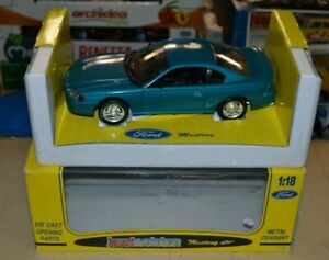 【送料無料】模型車 モデルカー ジューエフエボリューションフォードマスタングイタリアスケールjouef evolution ford mustang gt 118 scale made in italy