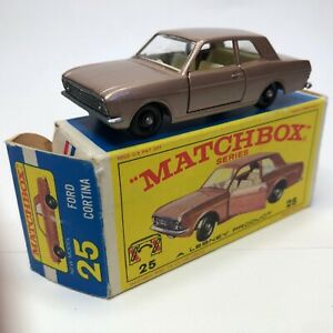【送料無料】模型車 モデルカー マッチボックスレギュラーホイールフォードコルティナmatchbox regular wheelsford cortinaref 25d1 13,578円