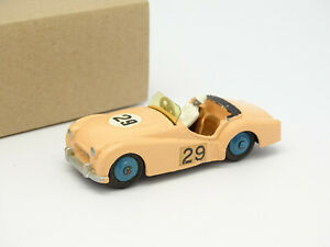 【送料無料】模型車 モデルカー ディンキーイングランドdinky toys england 143 triumph tr2 111|hokushin
