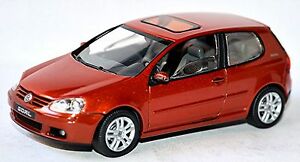 【送料無料】模型車 モデルカー フォルクスワーゲンゴルフゴールティポテリグコブレナランジャメタリコvw volkswagen golf 5 goal tipo 1k 3turig 2006 cobre naranja metalico 143